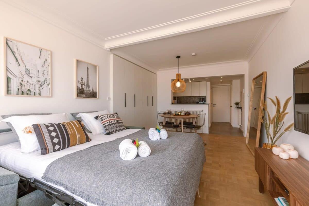 Ferienwohnung Stunning Studio With Sea-View And Terrace Knokke-Heist Exterior foto